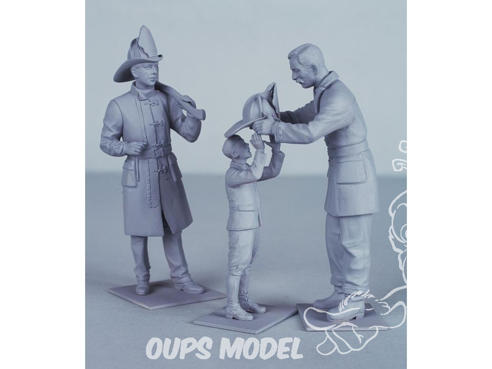 LE MANS miniatures Figurine Pompier français des années 80