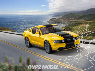 Revell maquette voiture 07046 2010 Ford Mustang GT 1/25