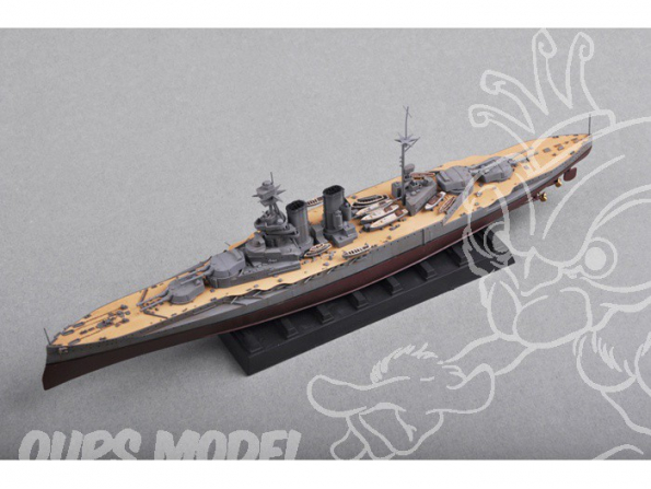 Trumpeter maquette bateau 05780 HMS WARSPITE 1915 1/700