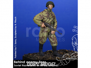 Rado miniatures figurines RDM35019 Derrière les lignes ennemies - Soviet Razvedchik w/MP40 1941-45 1/35