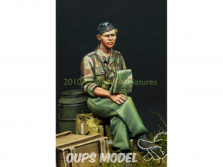 Alpine figurine 35099 Officier Panzer allemand en été 1/35