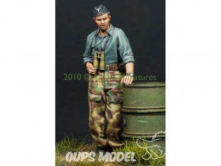 Alpine figurine 35100 Equipier de Panzer allemand en été 1/35