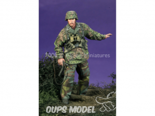 Alpine figurine 35060 SS Grenadier NCO 1/35