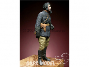 Alpine figurine 35039 Commandant de char Russe WW2 1/35