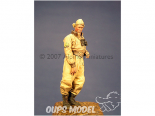 Alpine figurine 35035 Ensemble d'Équipage de char U.S. en tenue hiver (1 figurine et un buste) n°1 et n°2 1/35