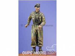 Alpine figurine 35030 Officier Panzer SS Waffen 1/35