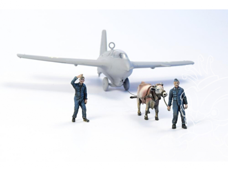 Cmk figurine F72346 Boeuf remorquant un Me 163B avec 2 membres d'équipage au sol de la Luftwaffe 1/72