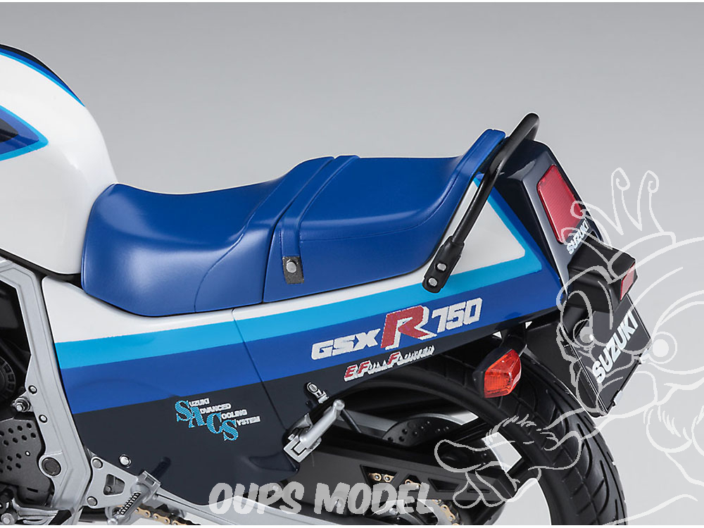Maquette Hasegawa Suzuki GSX-R750 1:12 - Kit Modèle à Monter - Peinture Et Colle Non Incluses