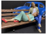 American Diorama figurine AD-38331 Amoureux assis femme figurine II 1/24