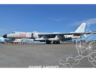 Trumpeter maquette avion 03930 Bombardier Xian H-6K 1/144
