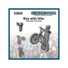 FC MODEL TREND figurine résine 35900 Garçon avec vélo 1/35