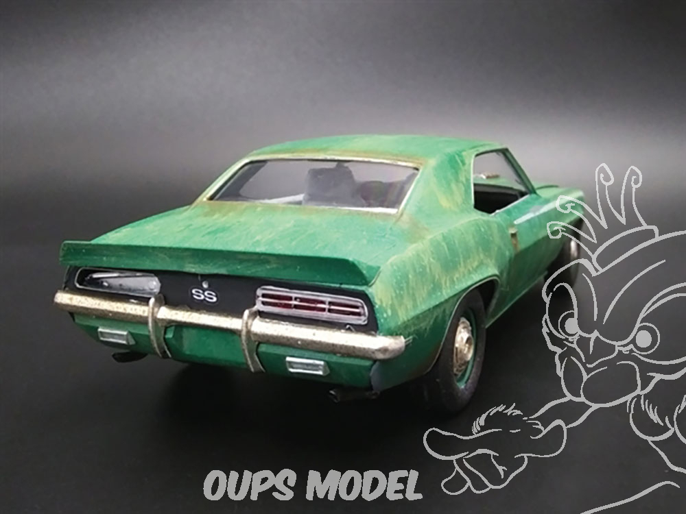 Revell '69 Camaro SS 396 1/25 Scale Plastic Model Kit (85-4525