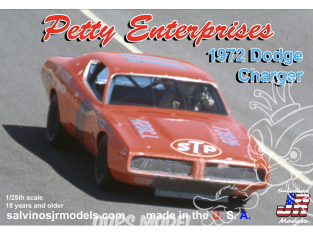JR Models maquette voiture DC1972D Petty Enterprises 1972 Dodge Charger 1/25