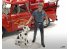 American Diorama figurine AD-76420 Pompiers - Entrainement chien pompier 1/24