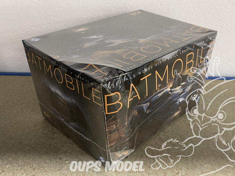 Moebius maquette comics BA-964 Boite abimée Batmobile - Batman v Superman Dawn of Justice 1/25
