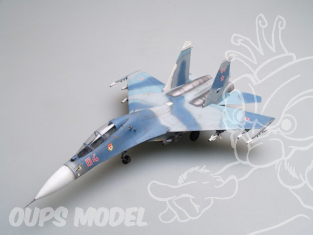 Trumpeter maquette avion 01645 CHASSEUR RUSSE SUKHOI SU-27UB Flanker C 1/72