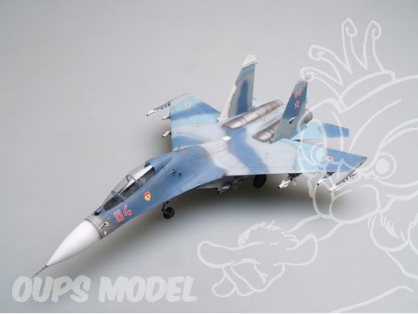 Trumpeter maquette avion 01645 CHASSEUR RUSSE SUKHOI SU-27UB Flanker C 1/72