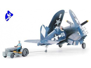 tamiya maquette avion 61085 Vought F4U-1D Corsair - w/Moto Tug 1/48