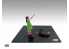American Diorama figurine AD-24703 Diorama series - Figurine fille avec chien 1/24