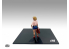 American Diorama figurine AD-24706 Diorama series - Figurine femme avec valise 1/24