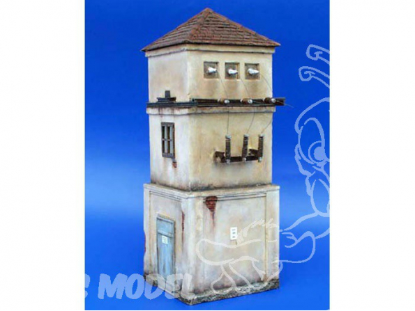 Plus Model 111 Transformateur de village 1/35