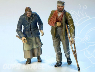 Plus Model 319 Personnages Homme handicape et mamie 1/35