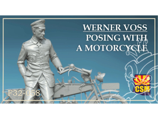 Copper State Models personel F32-058 Werner Voss posant avec une moto 1/32