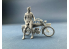 Copper State Models F35-055 Werner Voss posant avec une moto 1/35