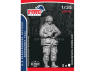 Dynamo models figurine 35110 Parachutiste U.S. Normandie 1944 - Officier regardant la carte 1/35