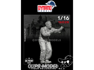 Dynamo models figurine 16028 Tankiste Allemand "Rechargement de Tigre" No.2 1/16