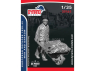 Dynamo models figurine 35165 Réfugié Européen 1939 - 1945 - Homme avec brouette 1/35