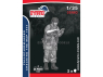 Dynamo models figurine 35180 Fallschirmjager Soldat vérifiant la carte 1944 1/35