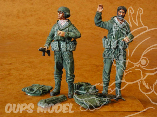 CMK figurine f35015 PARACHUTISTES ISRAELIEN 1/35