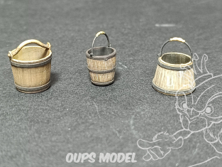 VG DioMODELS VG64085 Ensemble de carafes à eau en résine transparente bleue 1/35