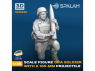 Spalah kit figurine SP28535 Soldat avec un projectile de 105 mm 1/35