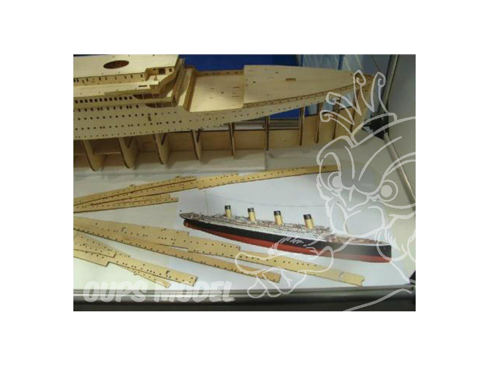 Maquette bateau en bois : RMS Titanic