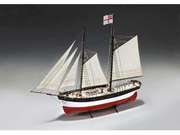 Amati maquette bateau bois 1450 HUNTER Q-SHIP 1/60