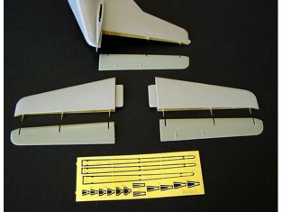 Plus Model AL7012 Surfaces d'empennage pour C-123 Provider Roden 1/72