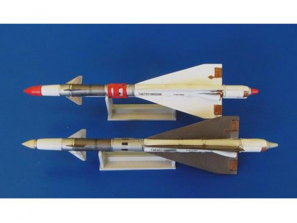 Plus Model AL4045 Missiles Russes R-40RD AA-6C Acrid pour MiG-25 1/35