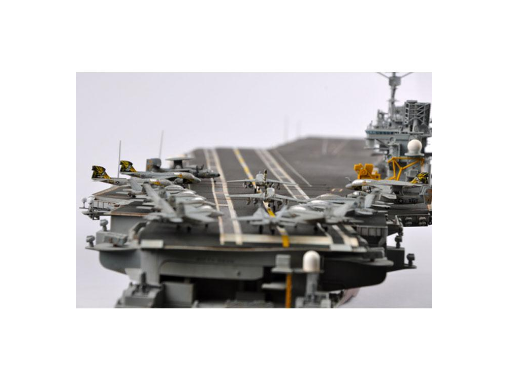 CUHAWUDBA Invincible Porte-Avions Jouets Modele USS Kitty Hawk en Plastique De Collection 