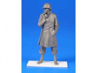 CMK Personnage resine F35287 SOLDAT US WWII EN TENUE D’HIVER AVEC MANTEAU ET CARABINE M1 1/35