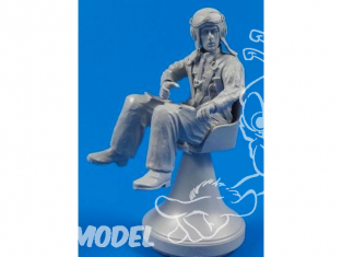 CMK figurine f32315 PILOTE ITALIEN ASSIS DANS SON COCKPIT Pour FIAT G-50 WWII 1/32